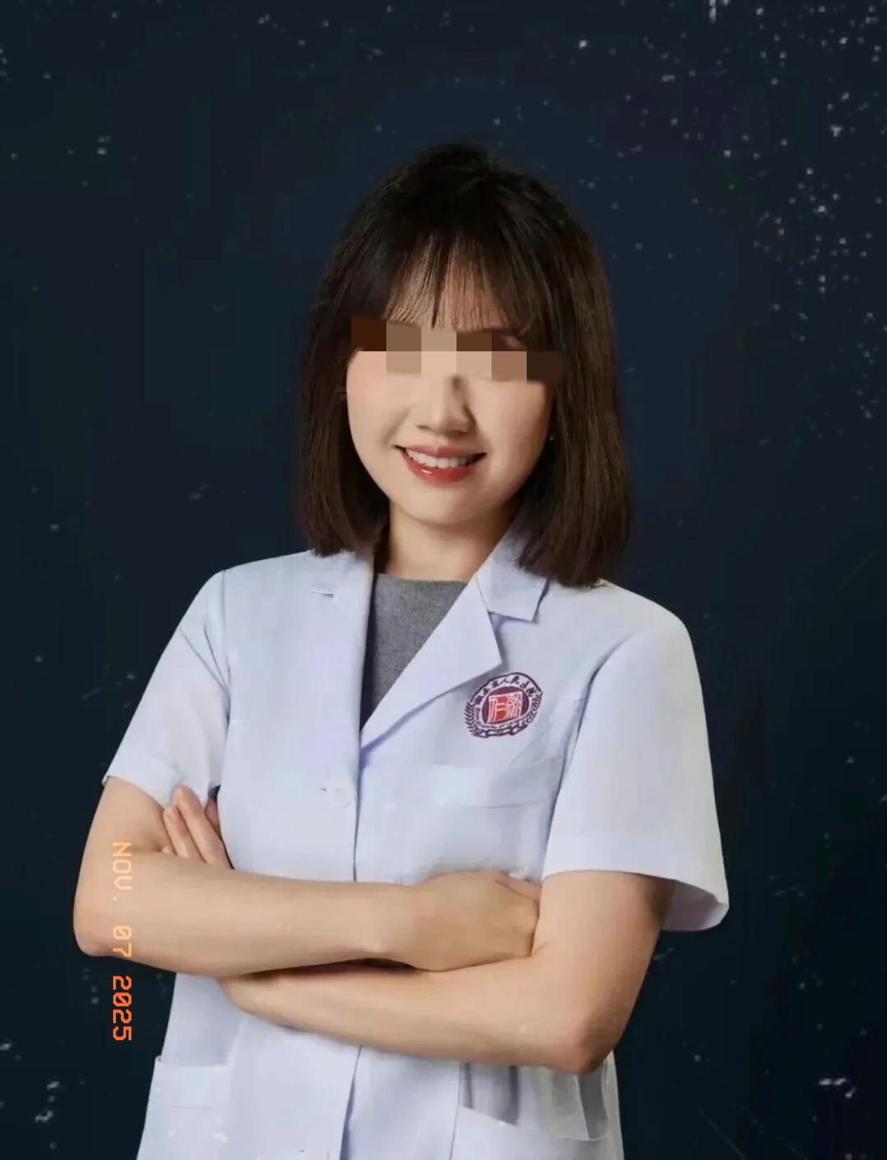 一段十七分钟的视频，
直接把小曾从清清白白的人，变成了被全网唾骂的“人”可谁能想