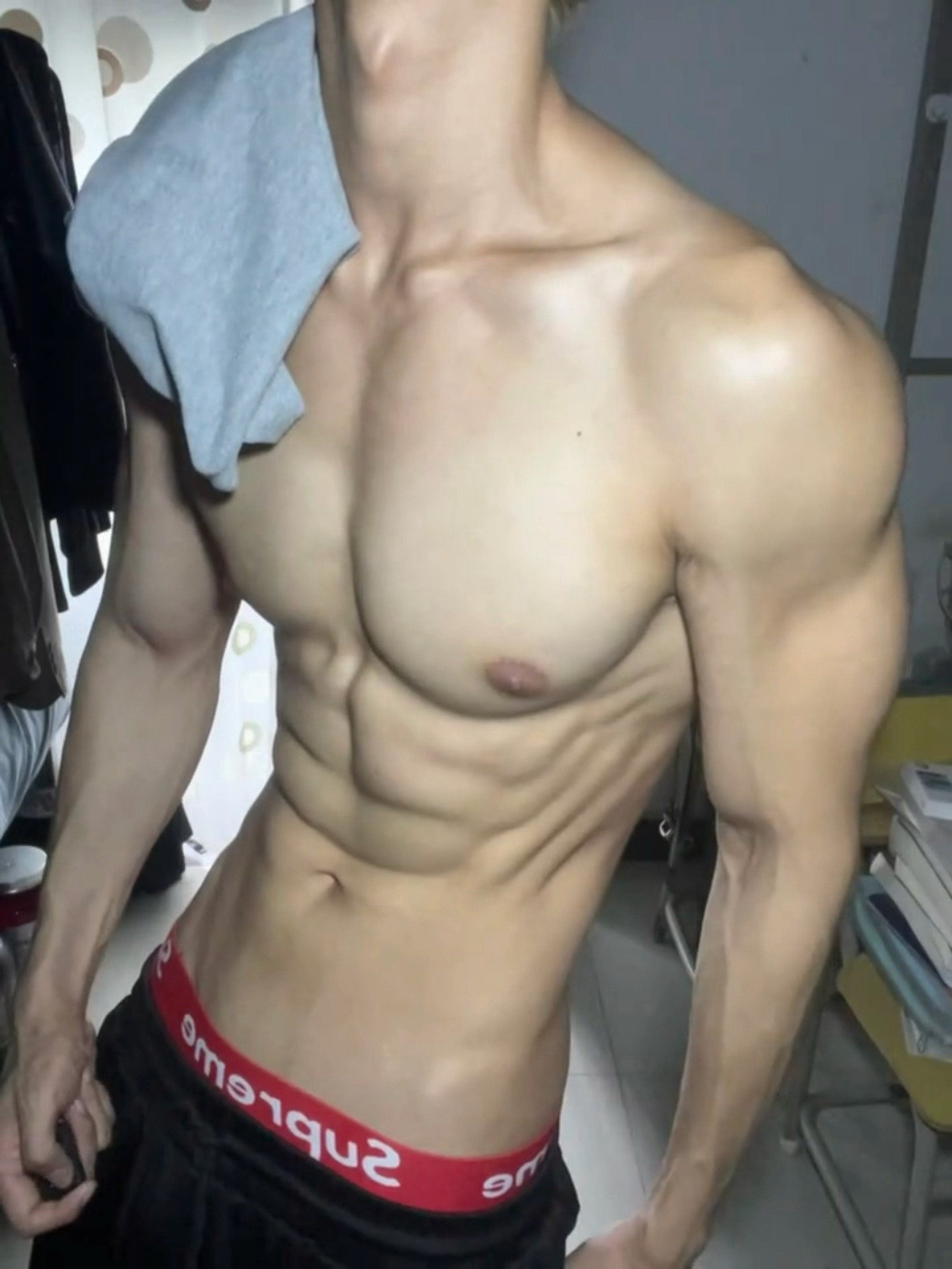 男大 