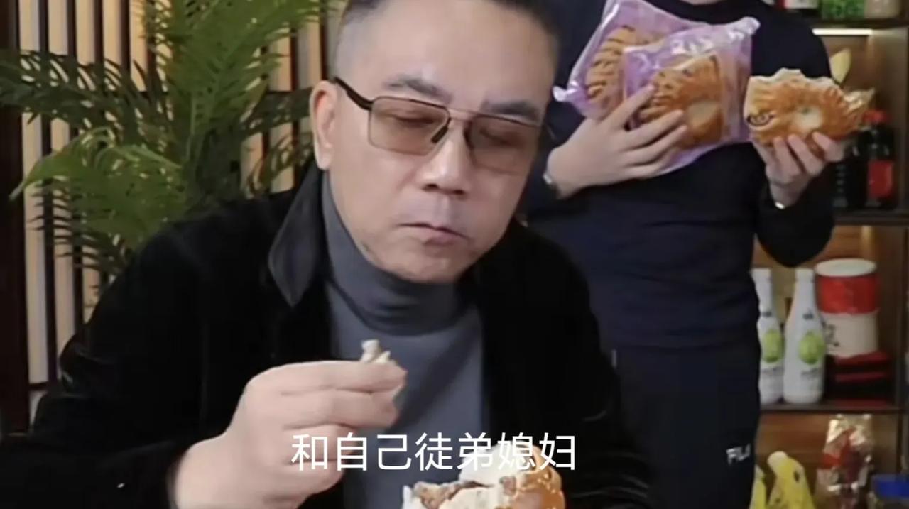 杨议已经彻底的疯狂了

这事儿可真够劲爆的，杨议这是彻底放飞自我了啊！为了给小纲