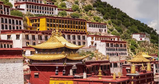 西藏|位于西藏海拔3800米的寺庙，距拉萨市区40公里，门票仅需30元