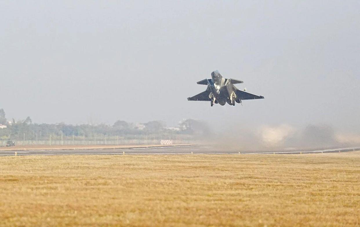 很多人觉得，围住台湾岛，拿下外岛才解气。还有人觉得，大陆没有动用弹道导弹不过瘾。