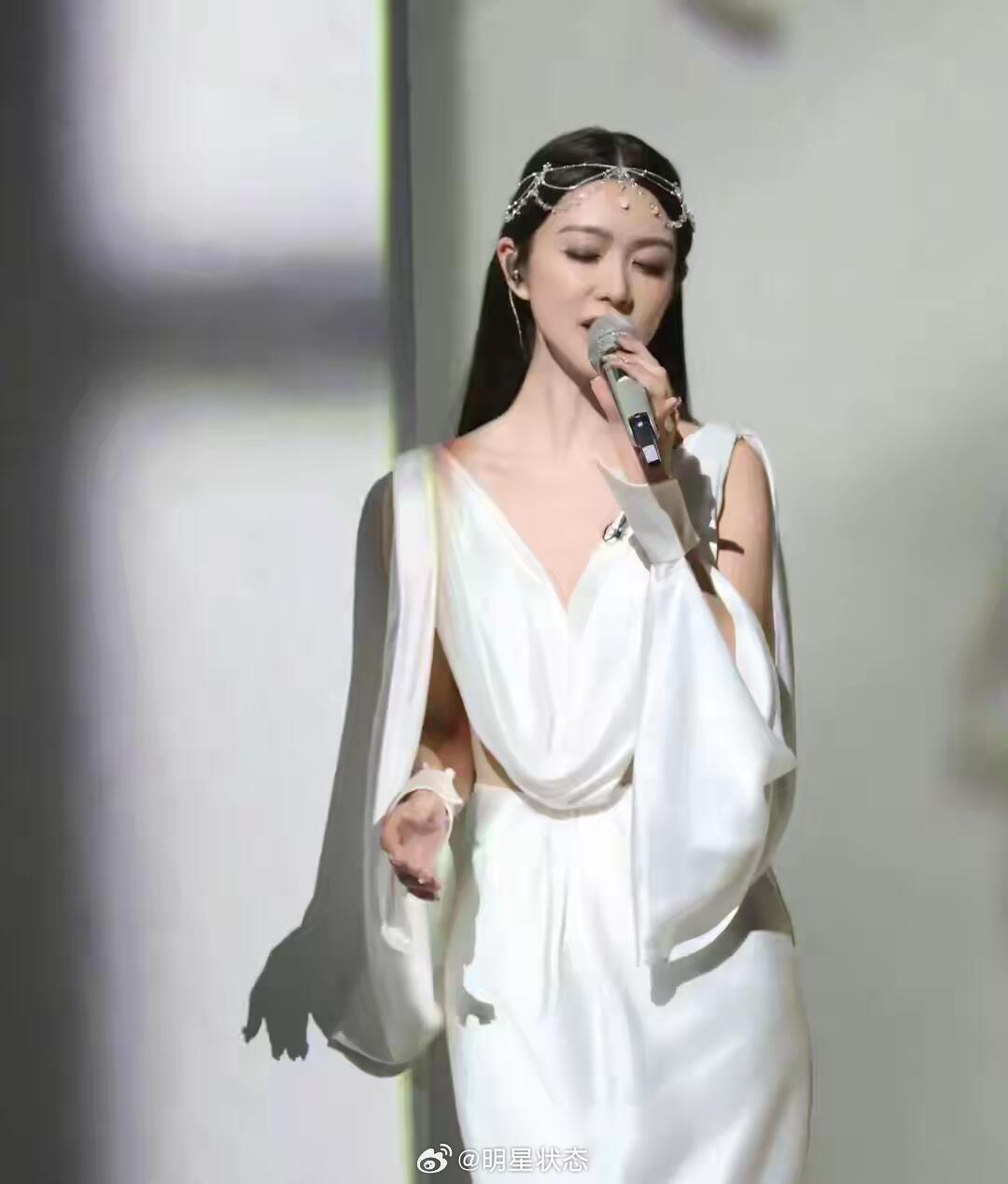 薛凯琪，在玉女与欲女之中找到平衡 