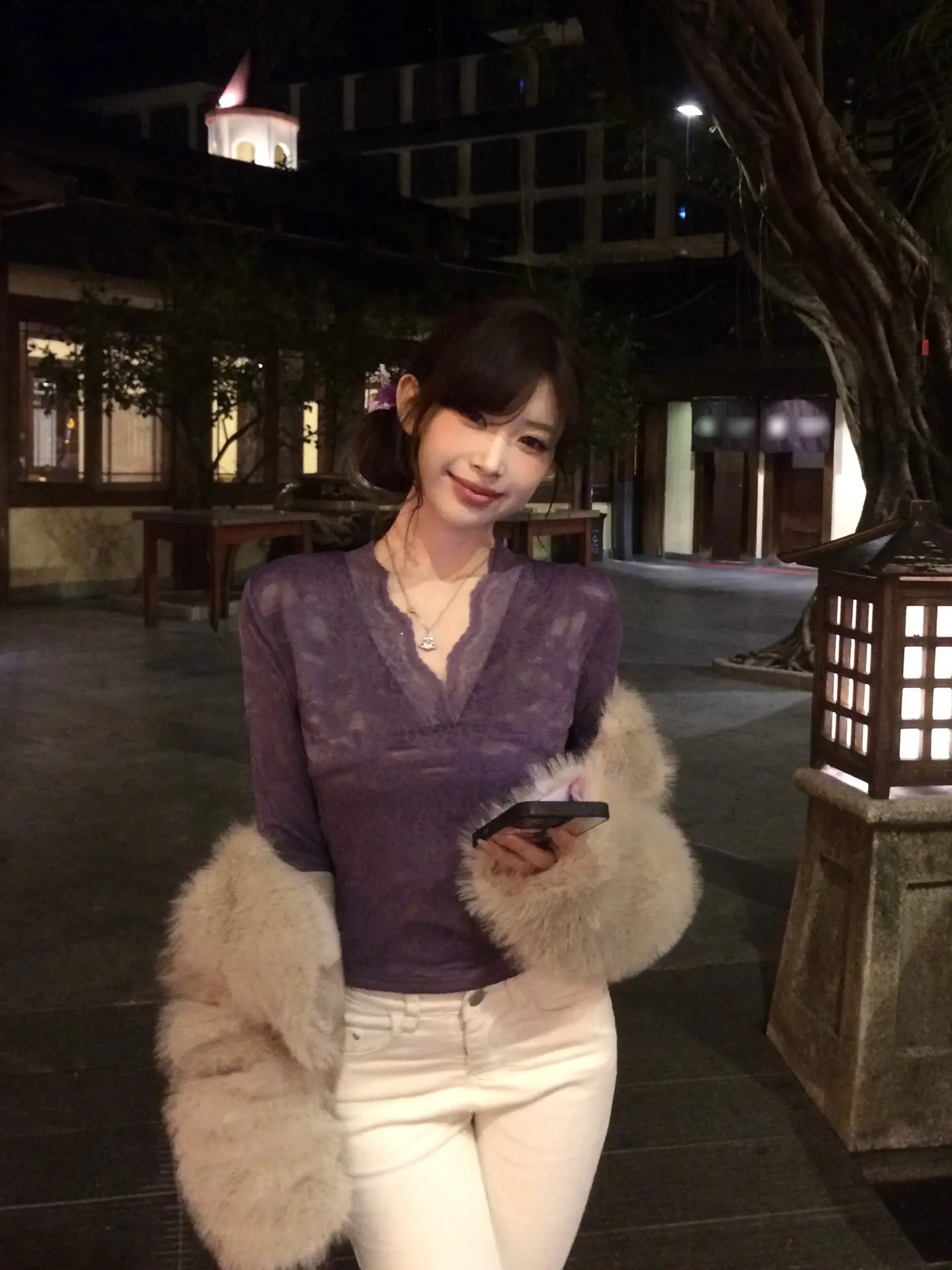 当然是媚骨天成。