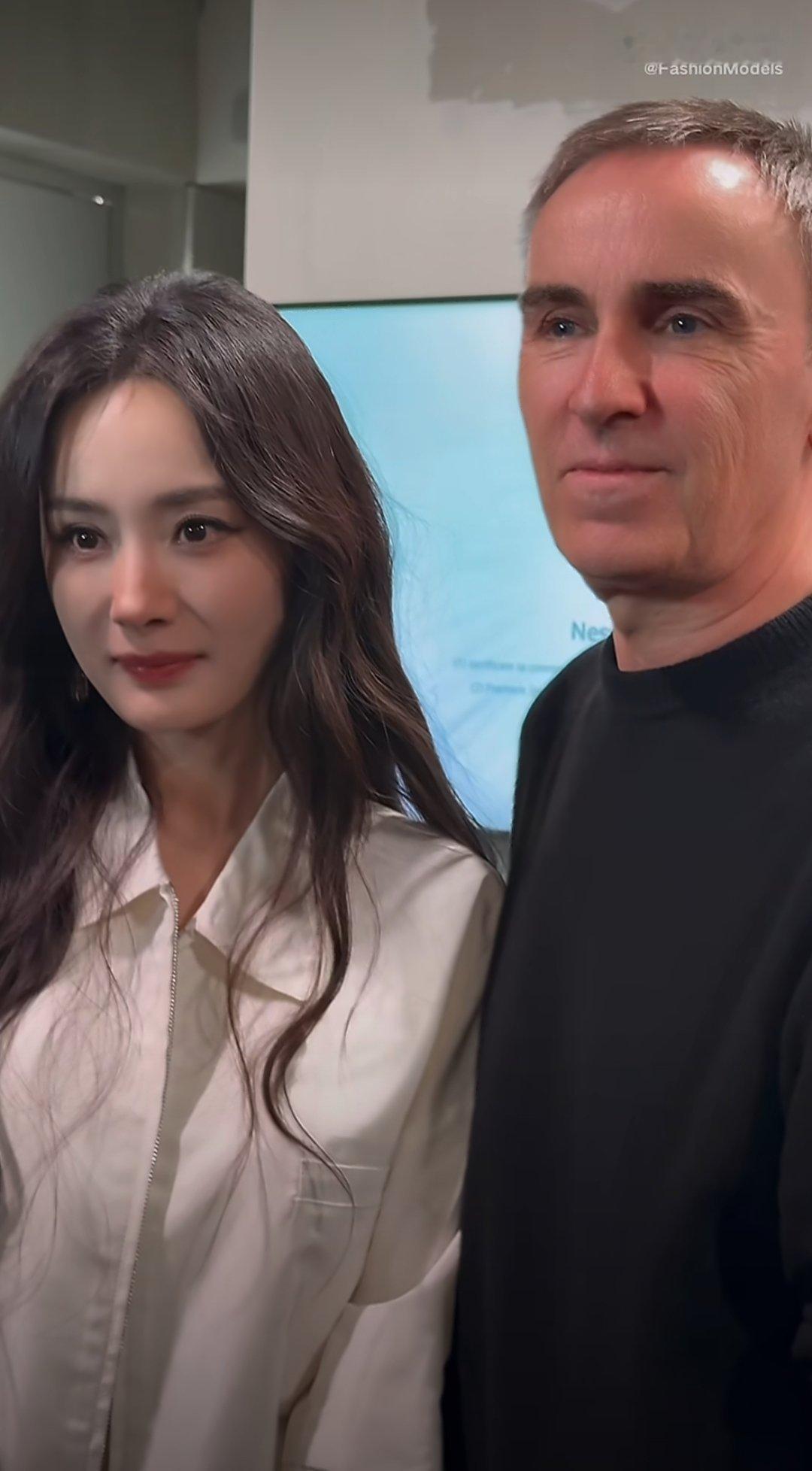 Prada看秀座位 Prada代言人杨幂与品牌创意总监Miuccia和Raf S