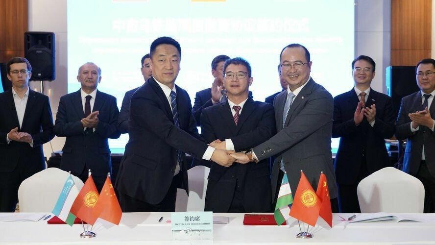 17日中吉乌铁路建设协议已在比什凯克正式签署。这是中亚地区一个极具战略意义的基础