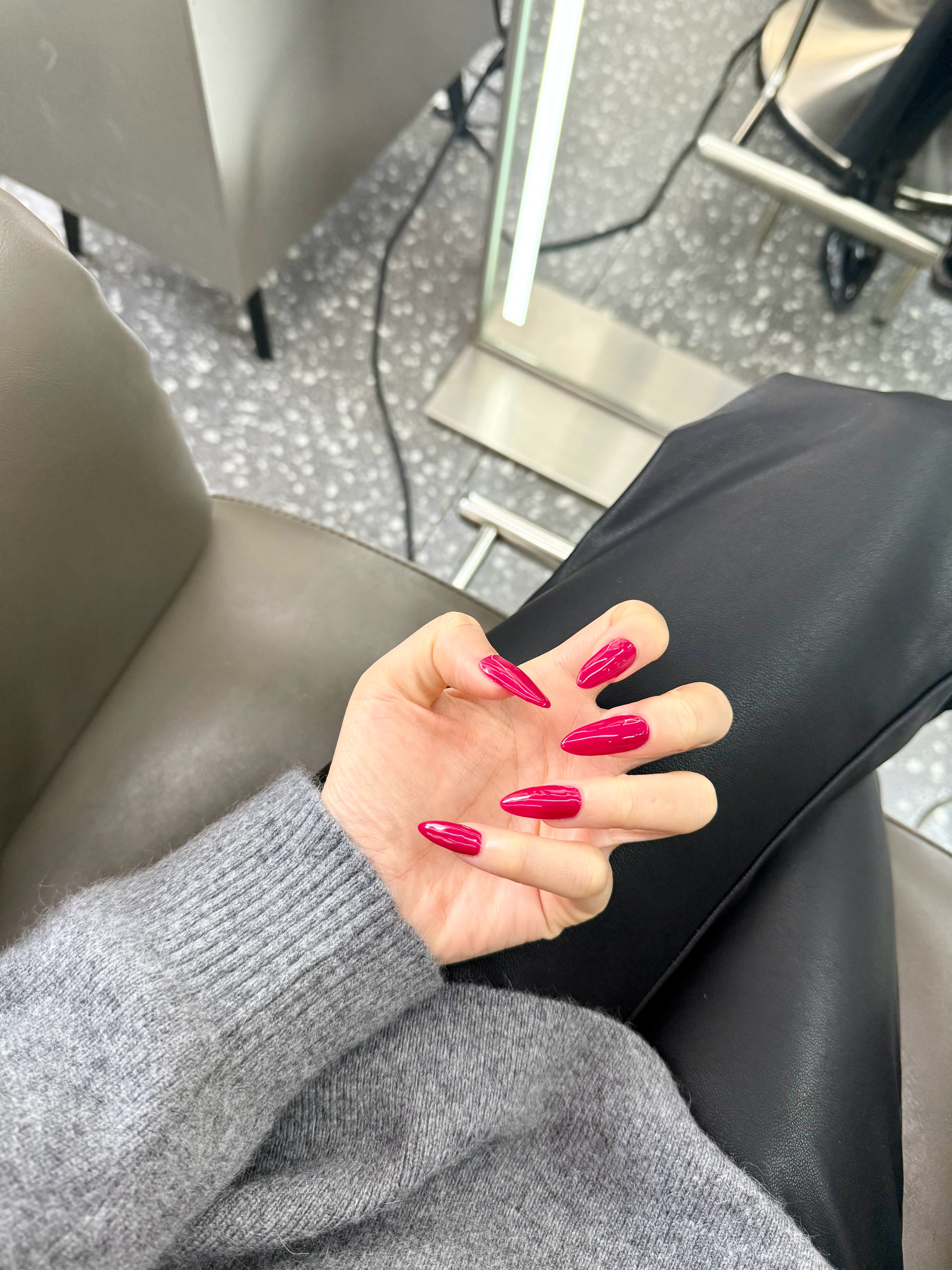 如果一个人爱你就一定不会复杂的想你 切记 切记 切记