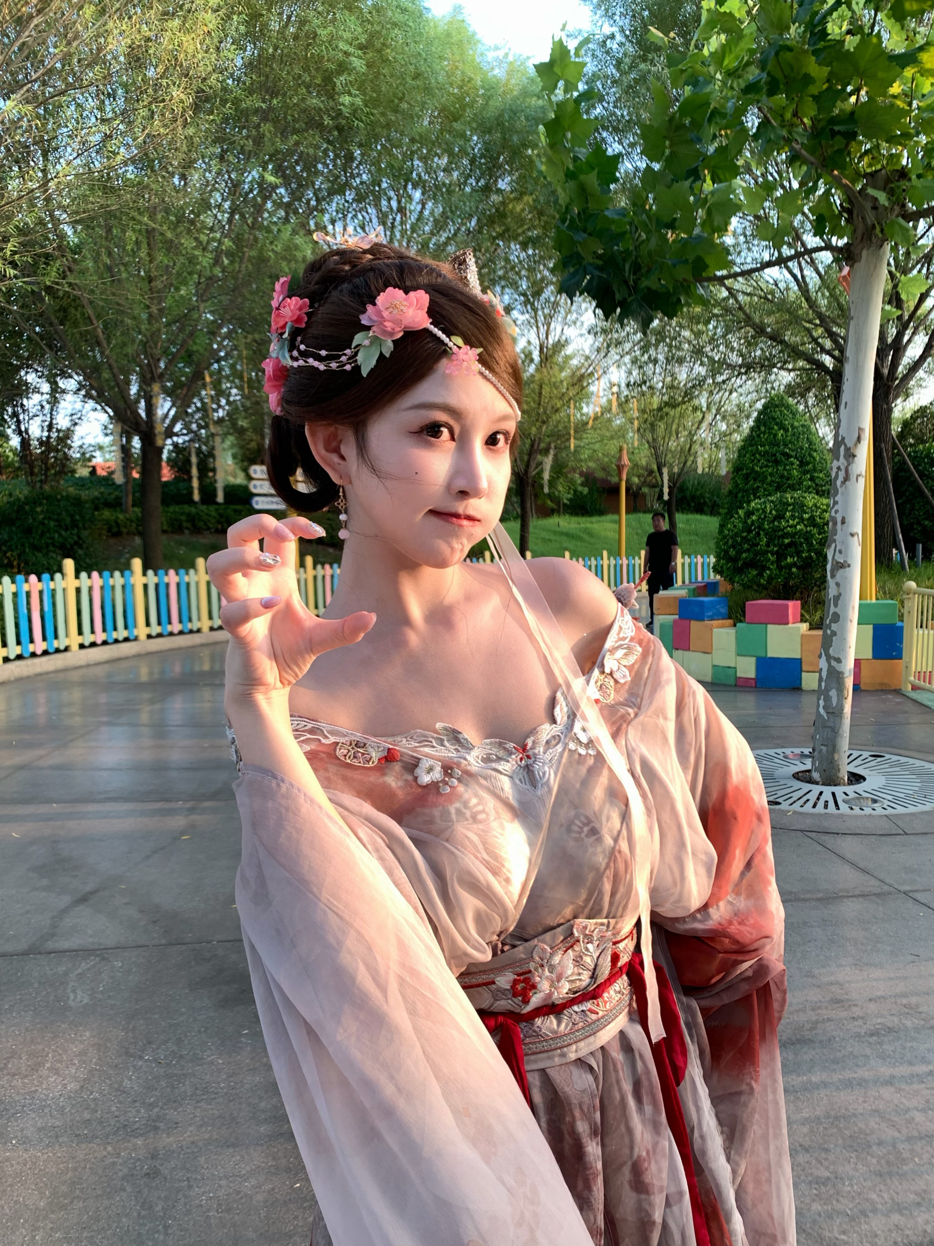 今天的妆造我好爱呀呀 有点像那谁.. 徐州