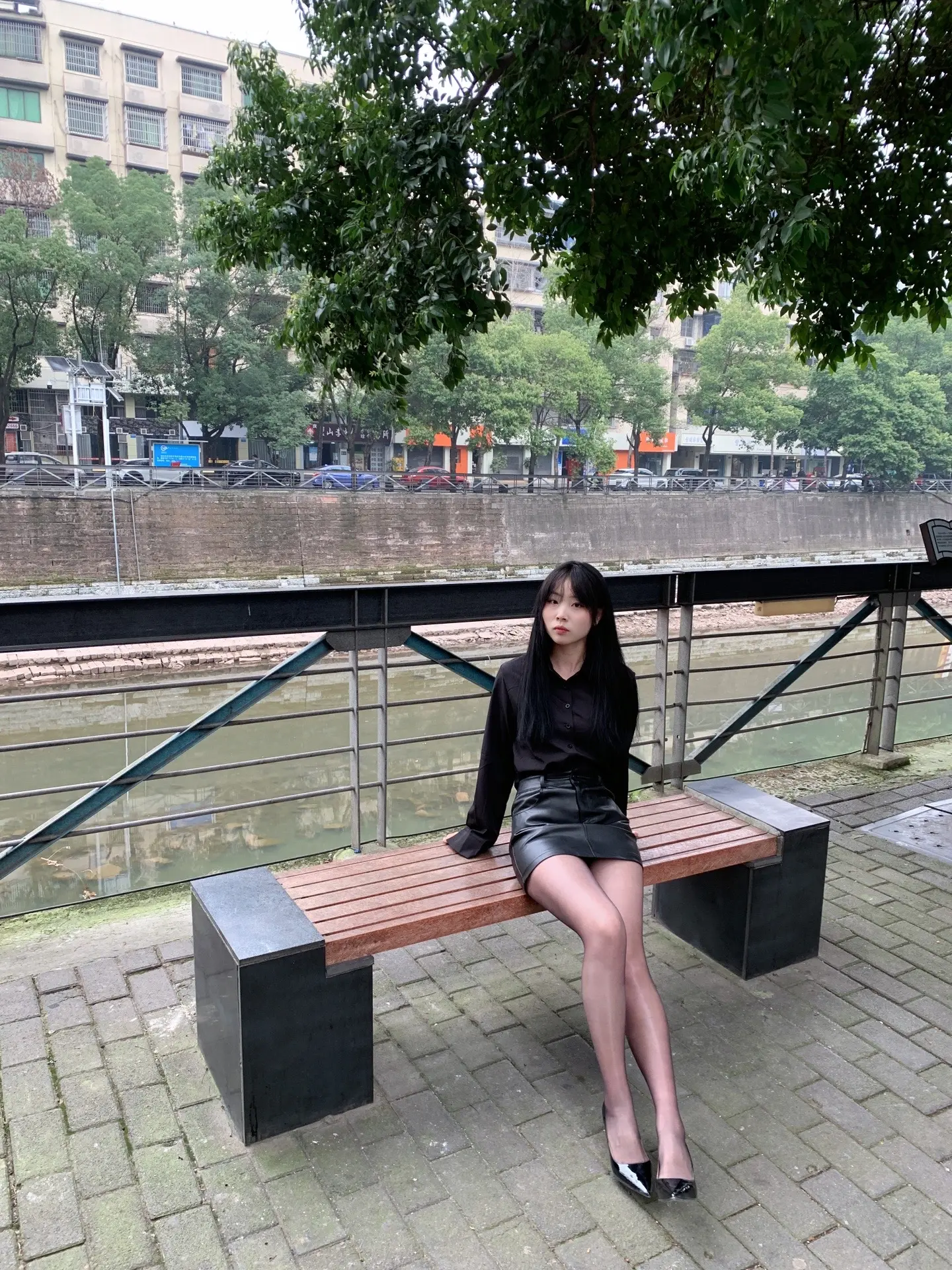 今后的路你要好好走下去，我……坐车去了