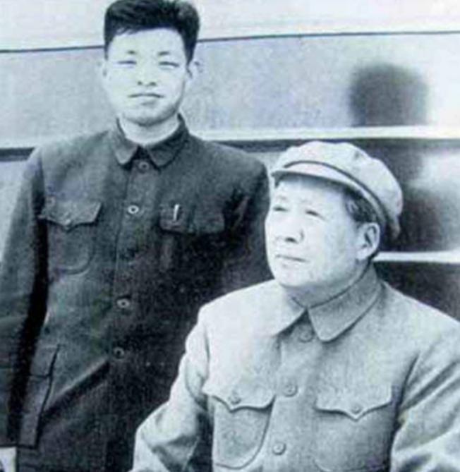 李银桥退休后享受副局级待遇，临终时紧握外甥的手说：我们一起去见毛主席，好不好？