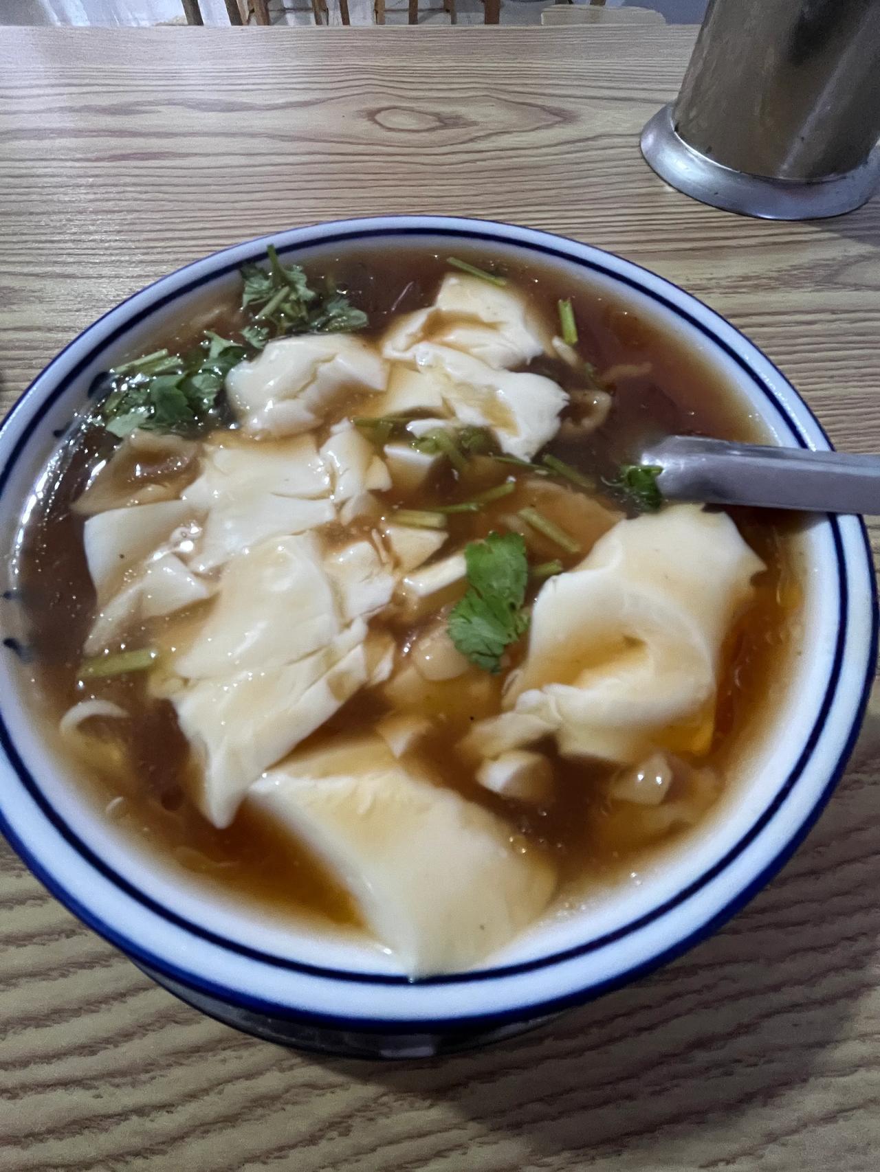 早上能吃上3块钱一碗的豆腐脑，我已经很满足了