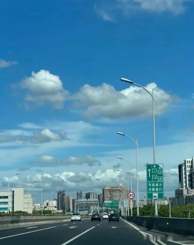 紧急通知一声
大家做好准备！
 
今天是7月14日明天就正式进入头伏，大家一定要