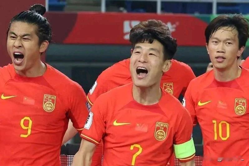 中超二十年以来最佳本土11人，现役球员仅三人有资格入选，放到现在，必进世界杯。
