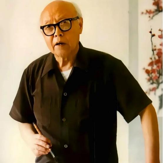 1950年，李苦禅一天下班途中，看到一名精壮汉子正在表演单刀，他随口低声评价，直