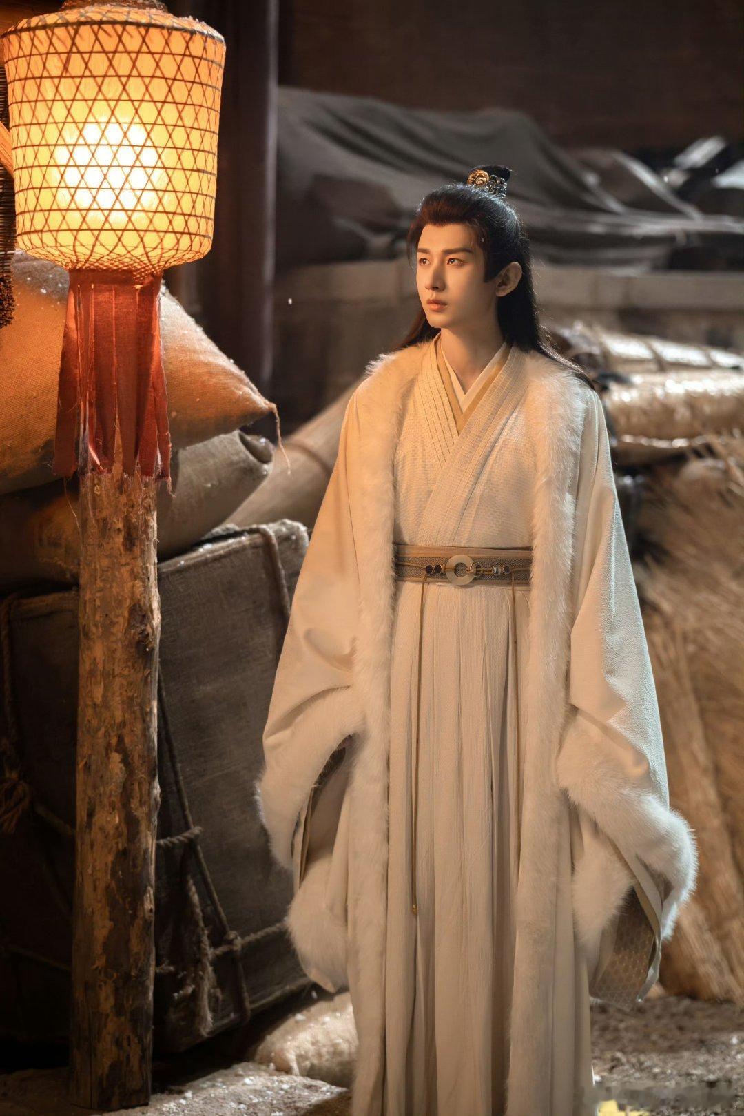 W成毅天地剑心cy成毅王权富贵上天不会亏待努力的人，也不会同情假勤奋的人，成毅有