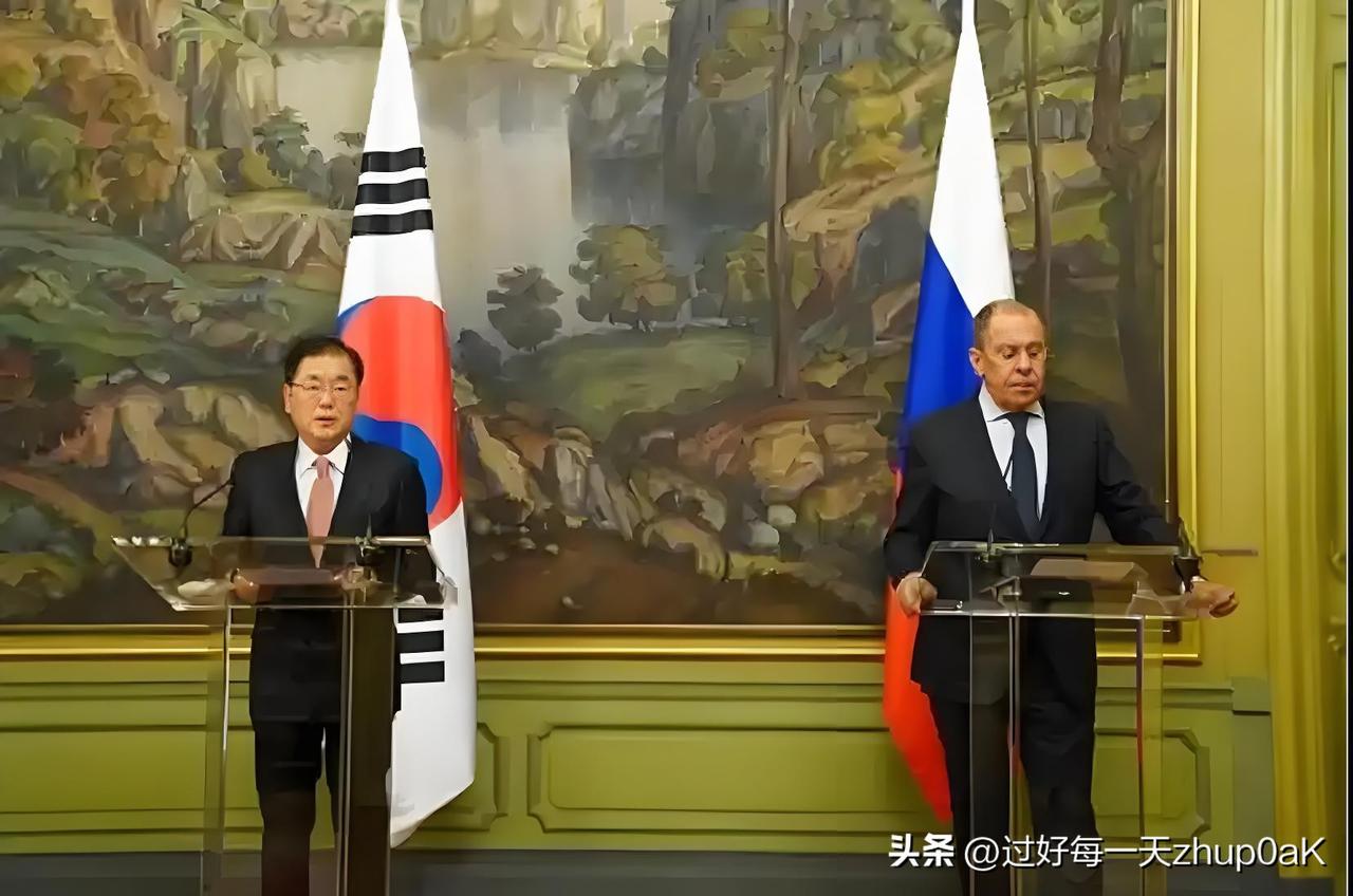 俄乌冲突中，韩国虽然跟随西方国家谴责、制裁俄罗斯，但立场还是比较”理性”，只提供