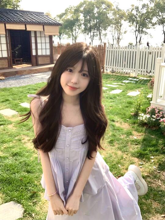 春天是她最爱的季节🎐
