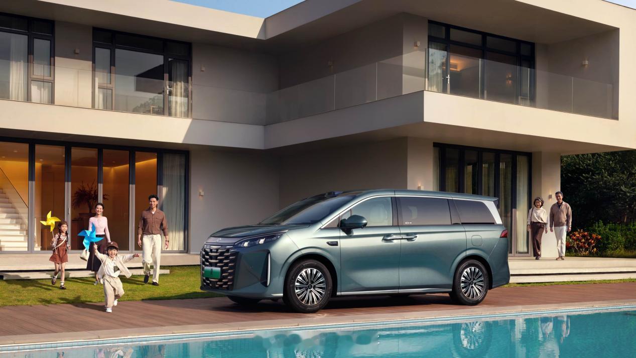 家庭用车到底该怎么选？空间要够大、油耗要够省、安全要靠谱、智能要真有用。现在答案