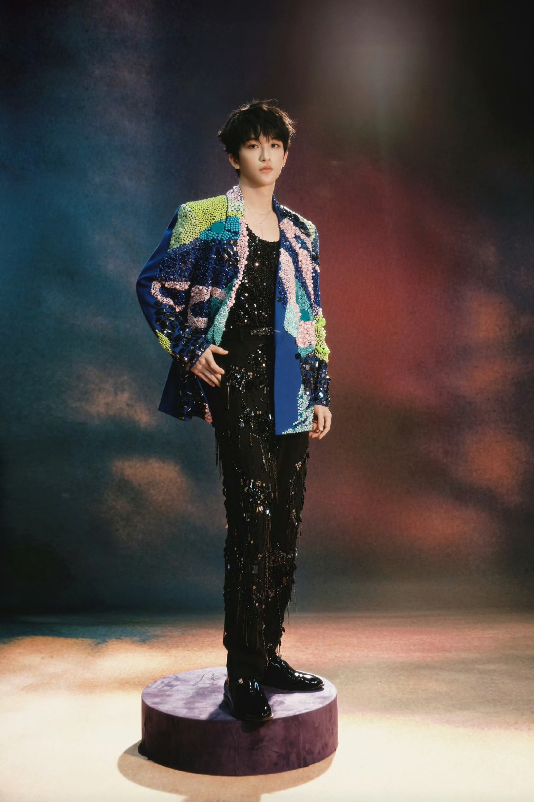 黄子弘凡2026春夏高定黄子弘凡生日写真 黄子弘凡在今天发布的27岁生日写真及新