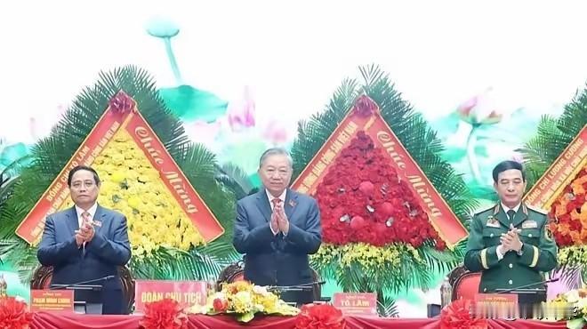 从出席国防部党委大会安排的座次看，苏林是中央军委书记坐C位理所应当，国防部长坐苏