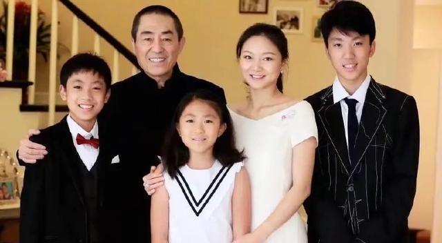 1999年，18岁的陈婷发现自己有了49岁张艺谋的孩子。陈婷打电话问张艺谋怎么办