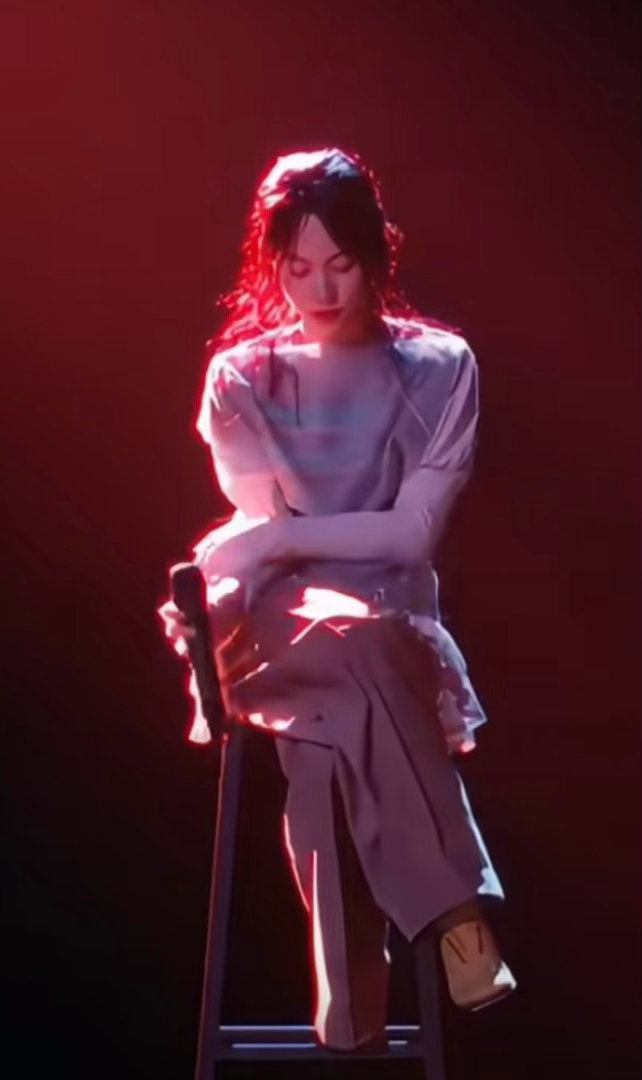 童你这个低头真让我幻视你母了 