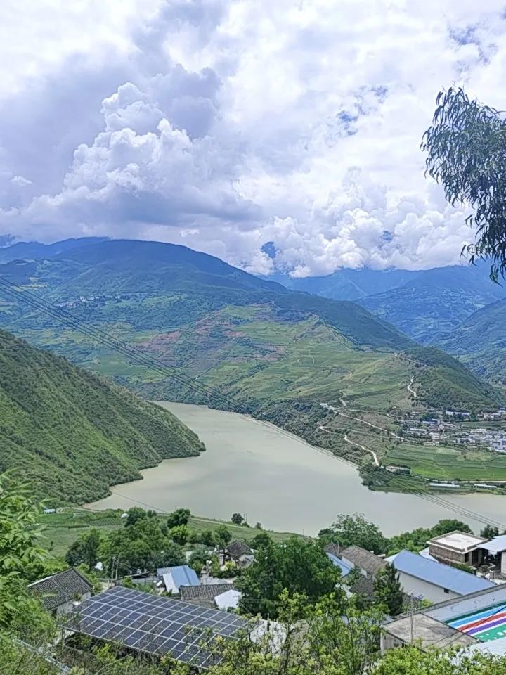 澜沧江中上游的美景，让你看一看大峡谷里面的澜沧江