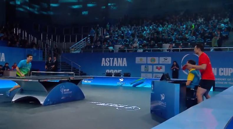 许昕打球确实很好看啊。
昨天许昕和朱世赫受邀参加哈萨克斯坦总统杯乒乓球公开赛，这