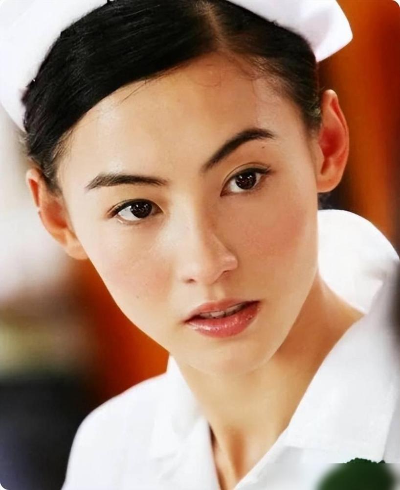 有个主意，如果张柏芝愿意，

她立马能获得1276万港元，

不是求助谢霆锋，也