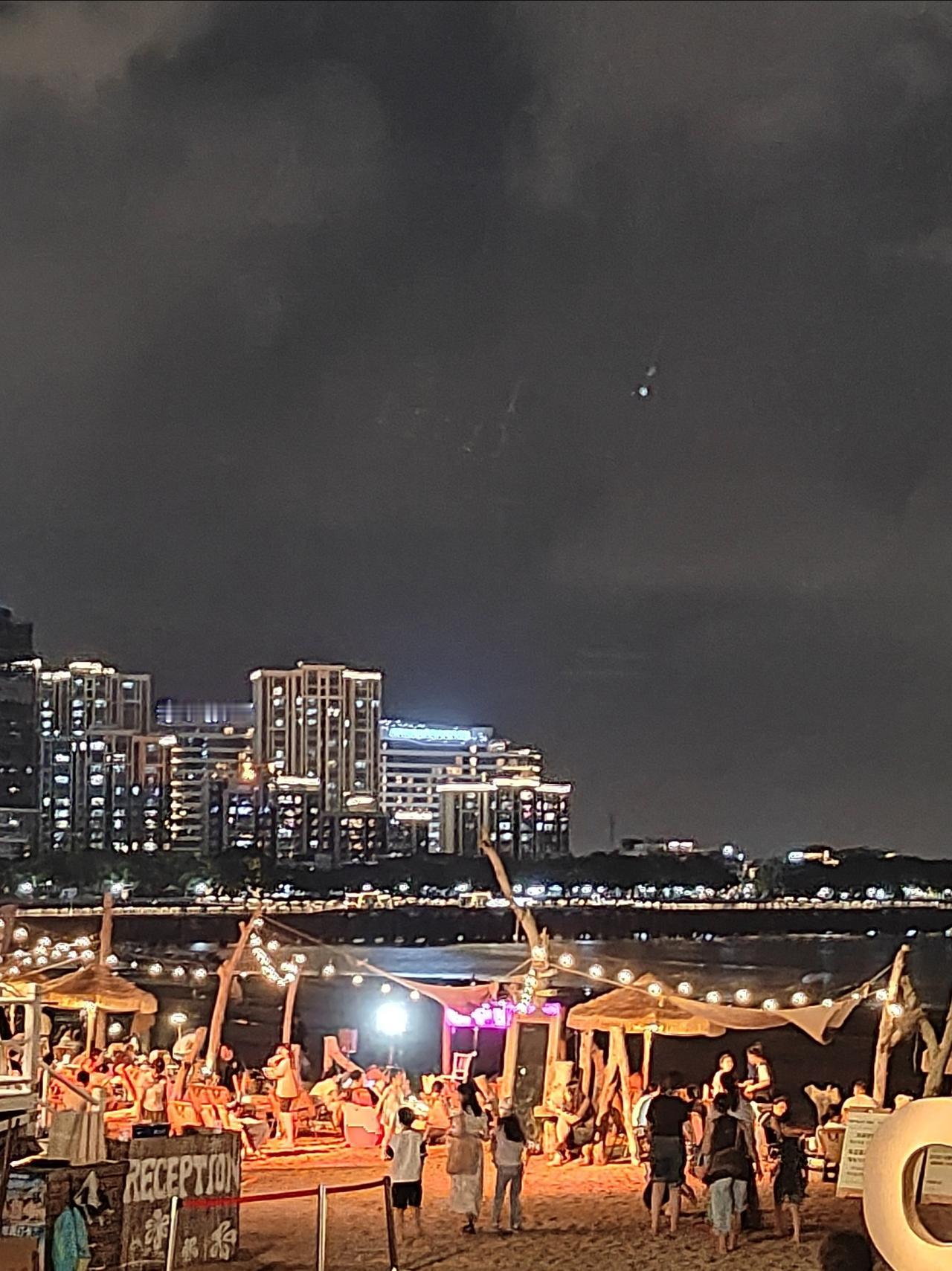 自古以来，无人能得长生。哪怕生前风光无限，普通人离世不过数年，其踪迹便被岁月悄然