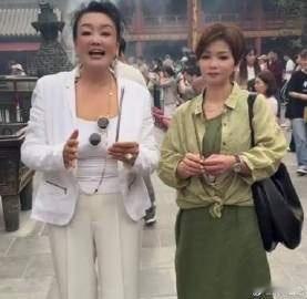 近期大S妈妈不管怎么发声，汪小菲都是沉默的，张兰也不搭理她！s妈也知道前女婿这个
