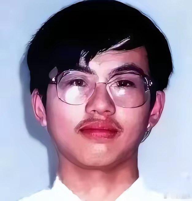 谁能想到，一个全县顶尖的理科状元，一个被当地捧在手心的天才少年，竟会在南京大学的