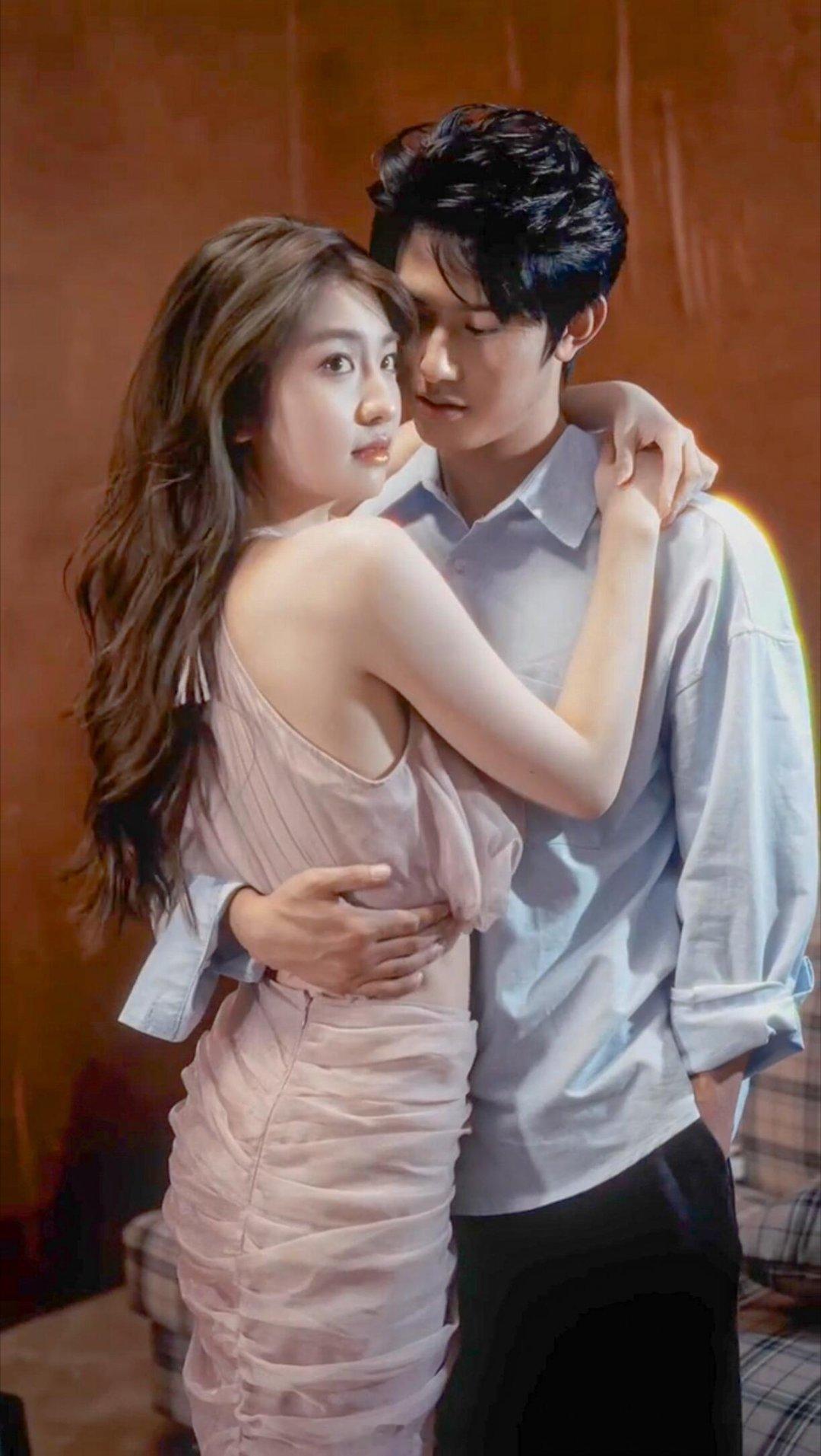 小方和蓝蓝好般配好般配好般配。。。 太太太太喜欢了..徐如蓝‖方益炯‖心动的信号