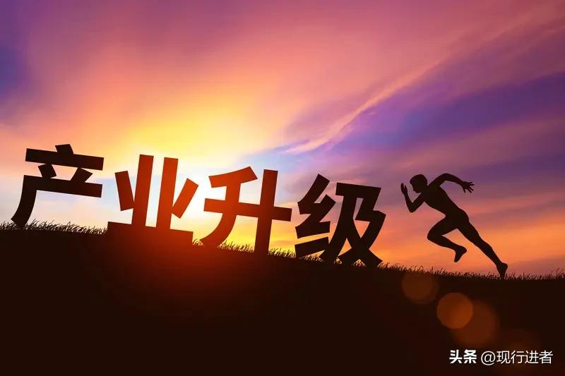 发展答卷写满奋斗故事！2025年的中国，产业升级跑出加速度，就业市场焕发新活力；