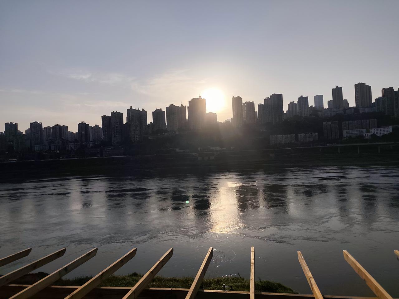 人的一生最大的财富是什么?
少年是父母恩爱有责任心。
中年是家人幸福
老年人是自
