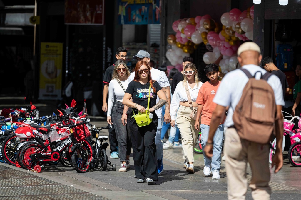 年终特稿｜兵临城下：委内瑞拉的“石油诅咒”与青年韧性