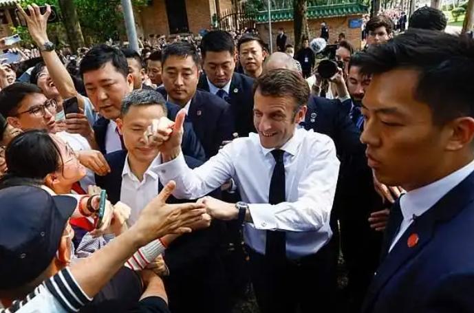 G7集团由美国、英国、法国、德国、意大利、加拿大和日本这七个国家构成，这些国家均