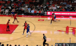 火箭奇兵！霍乐迪三分钟9分1助攻打停尼克斯
北京时间2月13日，火箭与尼克斯的比