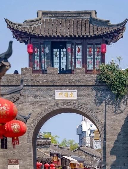 🏙️ 南京：帝王气与都市感

如果你偏爱历史厚重感和大都市氛围，南京是首选。