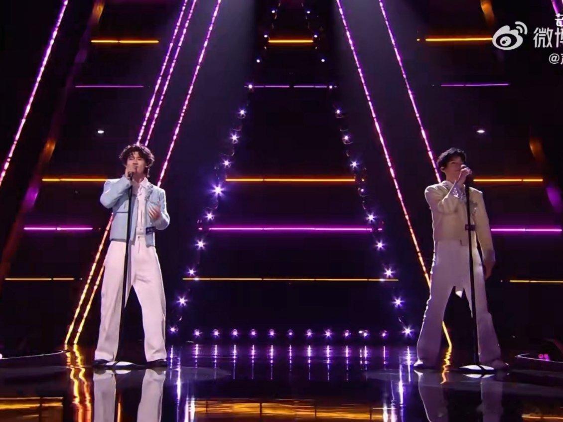 危晋宇马韬合唱的《mojito》真的好有味道，美声让这首歌更加好听了，两人声线好