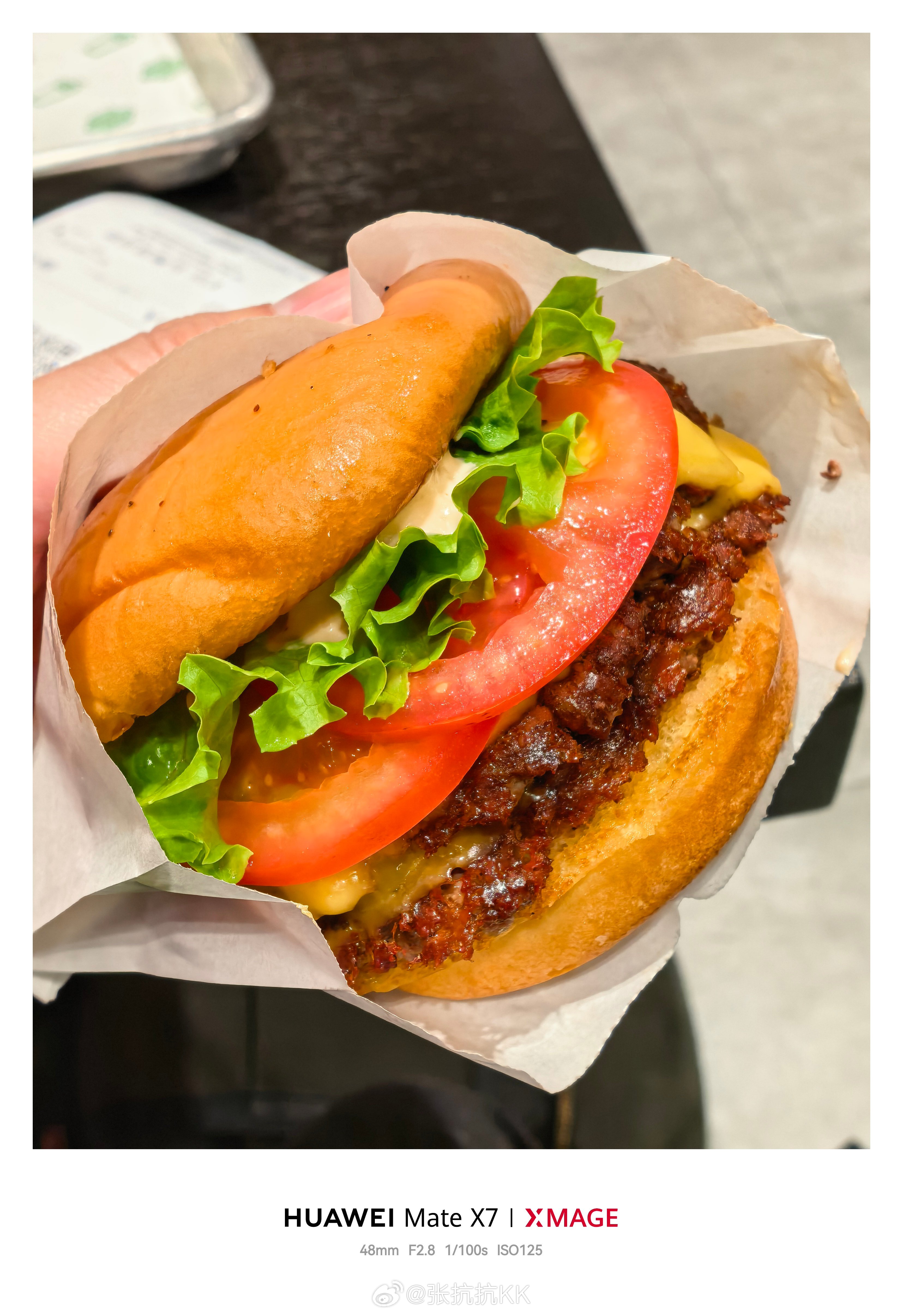 Shake shock汉堡，据说是虹桥机场性价比最高的食物，单点一个汉堡49,双