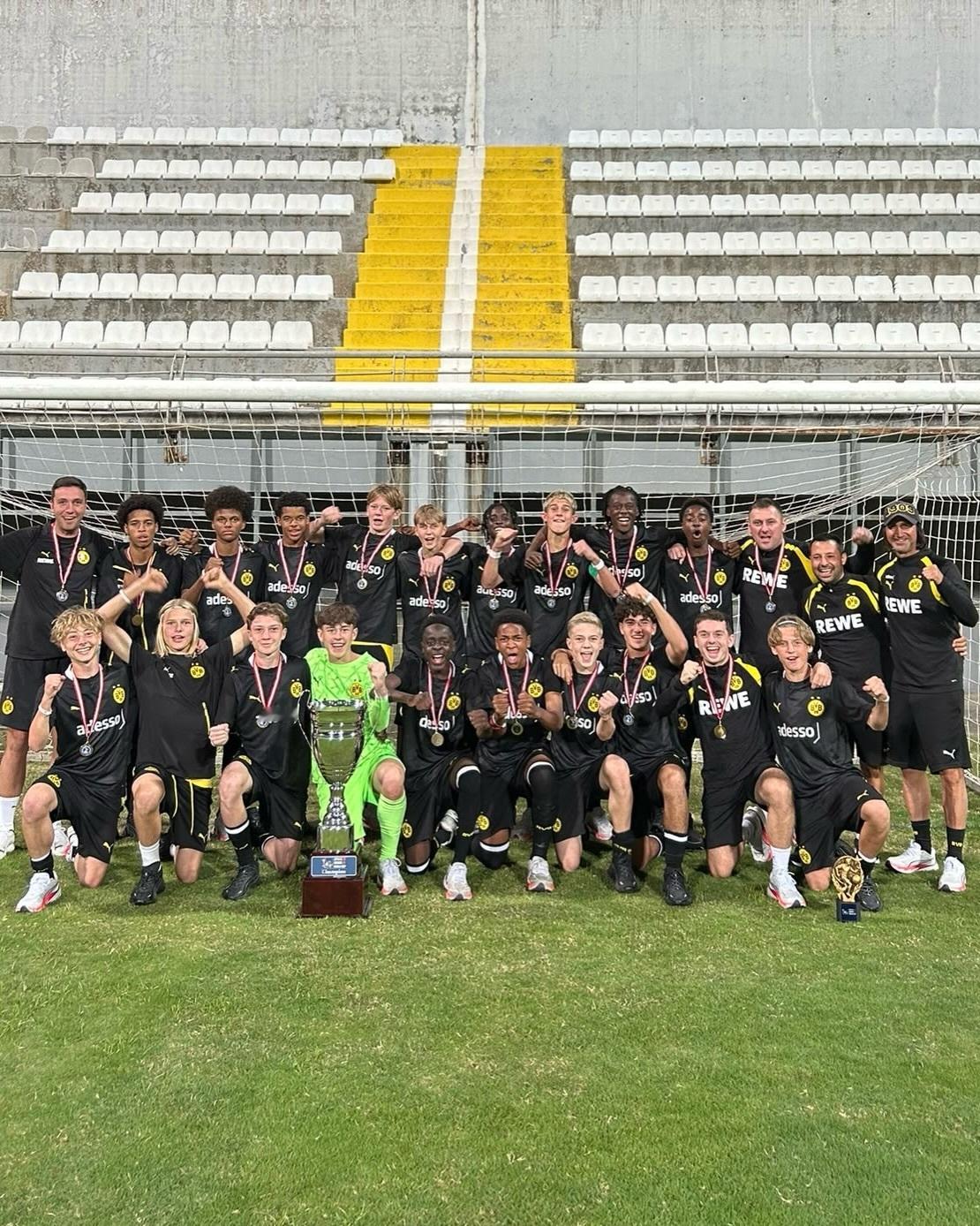 🏆恭喜横迷可以继续当冠军粉啦！👏多特蒙德U16梯队拿下了安塔利亚青少年国际杯