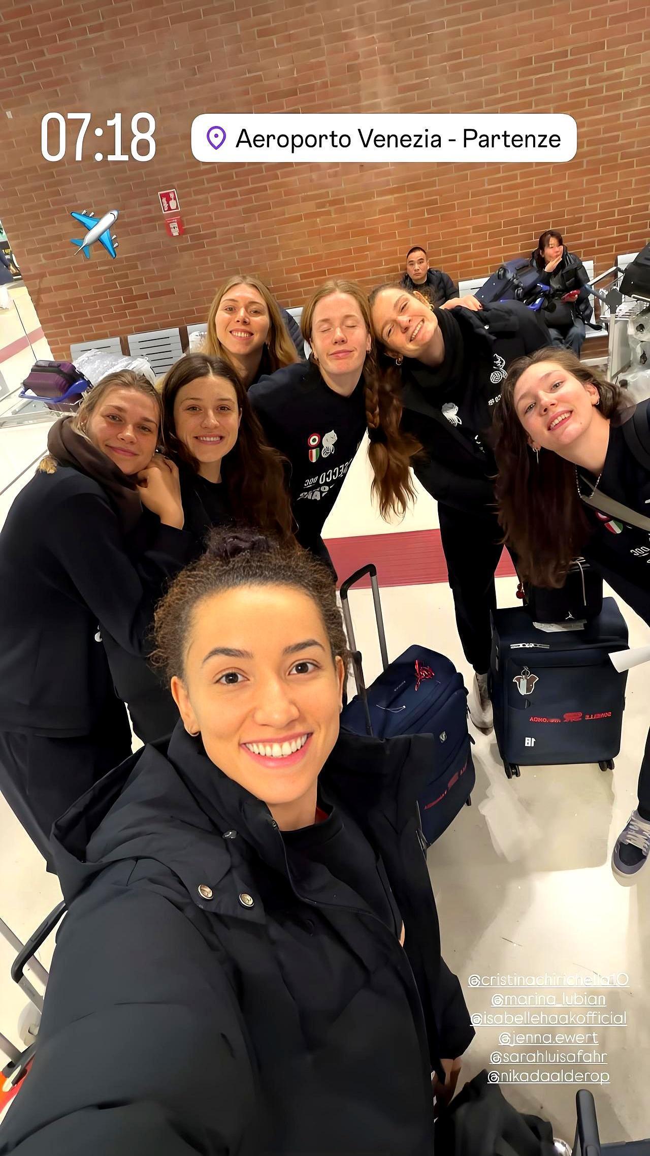 凌晨六点就出发，刚捧起第八座冠军杯，科内利亚诺却要奔赴最危险的客场。
 
你别忘