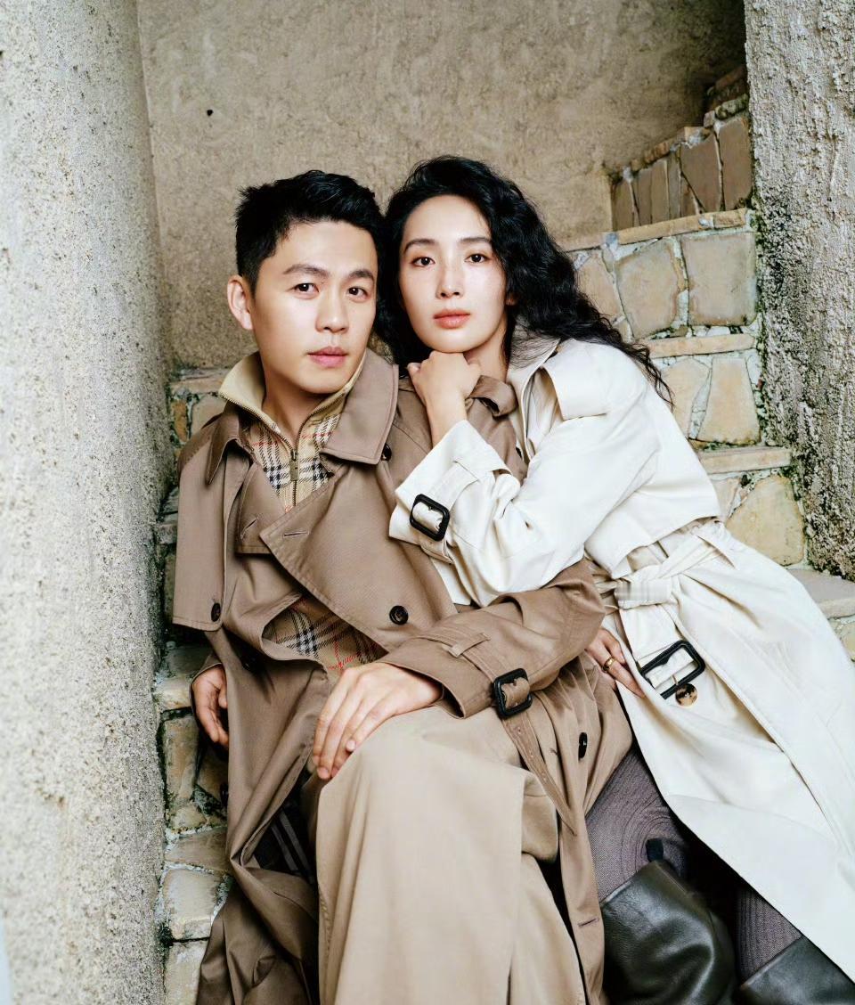 演员李鸿其官宣喜讯，和王紫璇领证结婚了，两人同时在社交平台向网友官宣了这个好消息