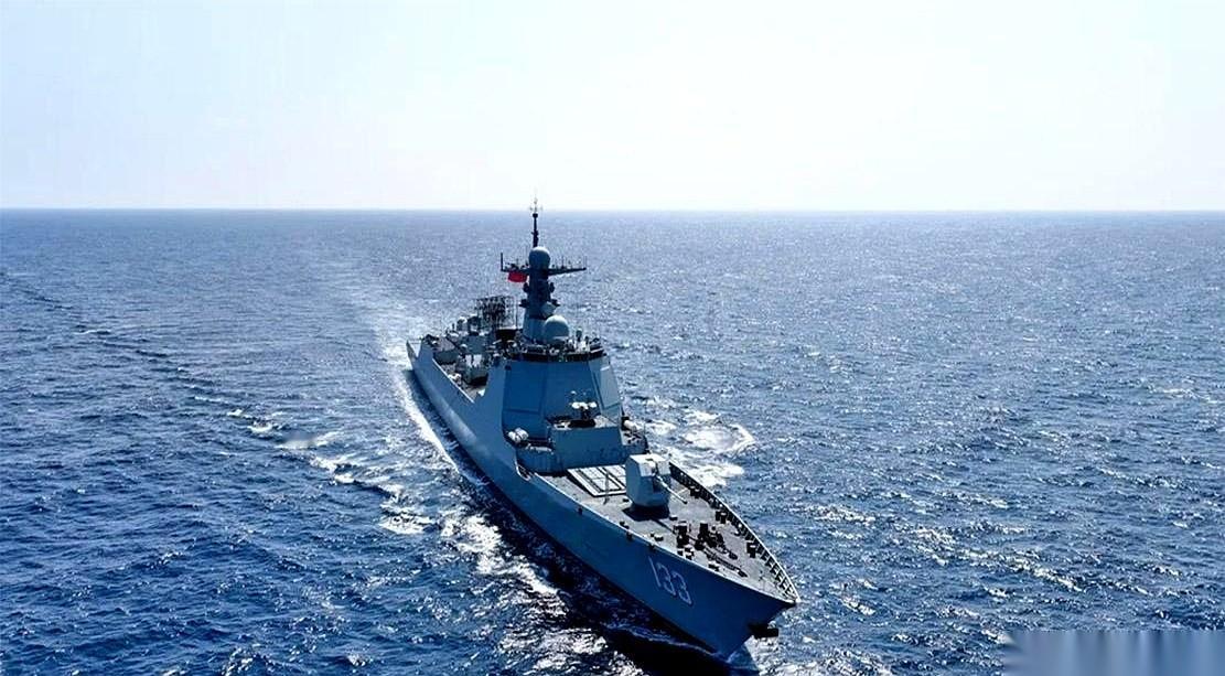 133号编队这次选的路，确实有点意思。
它直接切入了横当水道，也就是日本西南诸岛