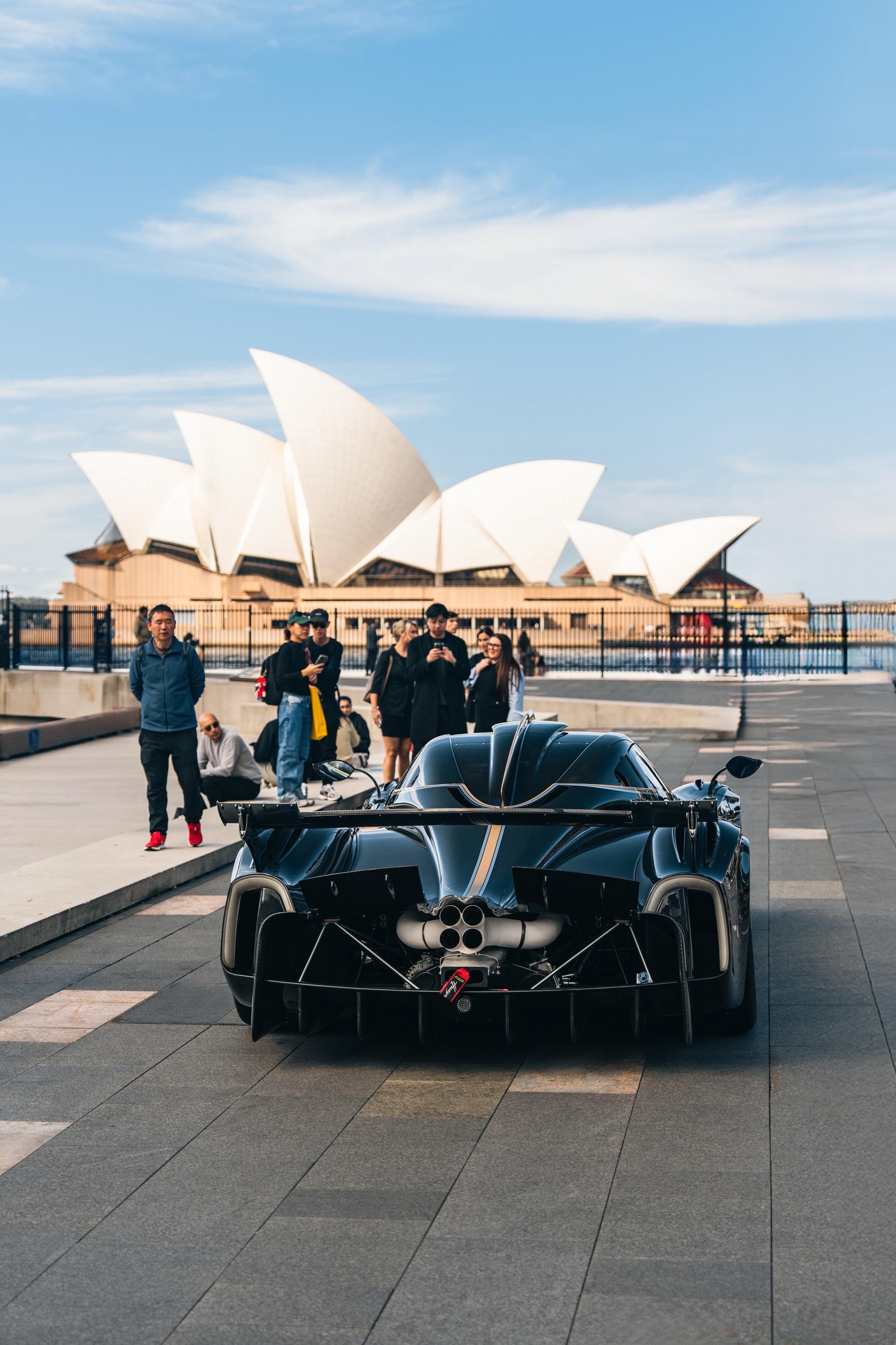 当帕加尼与悉尼歌剧院合影。很开心能抓拍到这台Huayra R跟悉尼歌剧...