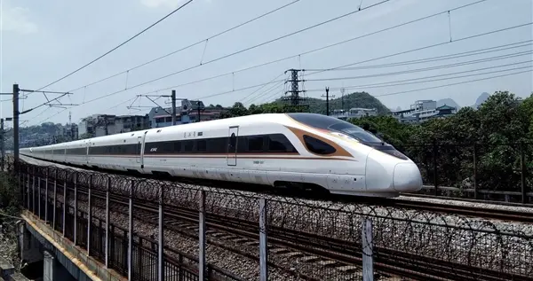 中国首个X字头高铁！时速400公里的高铁就绪 1000公里内坐飞机不是首选
