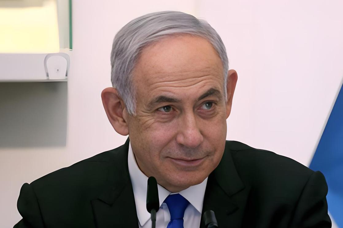 我觉得这个谈判啊，不光是考验美伊的实力，他还考验我的智商，同一天，四个方向，四种