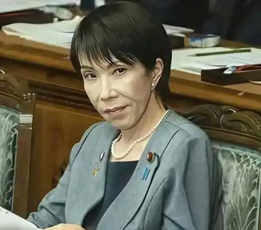 当下的中国好比一位正在修炼绝世神功的顶尖高手，到了任督二脉即将打通的紧要关头。高