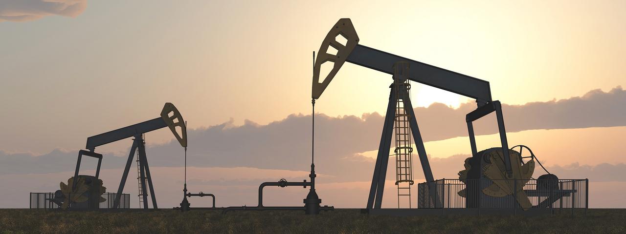 当前油价波动的背后，可以从三个层面来理解。
第一，是经济层面。能源价格直接影响通