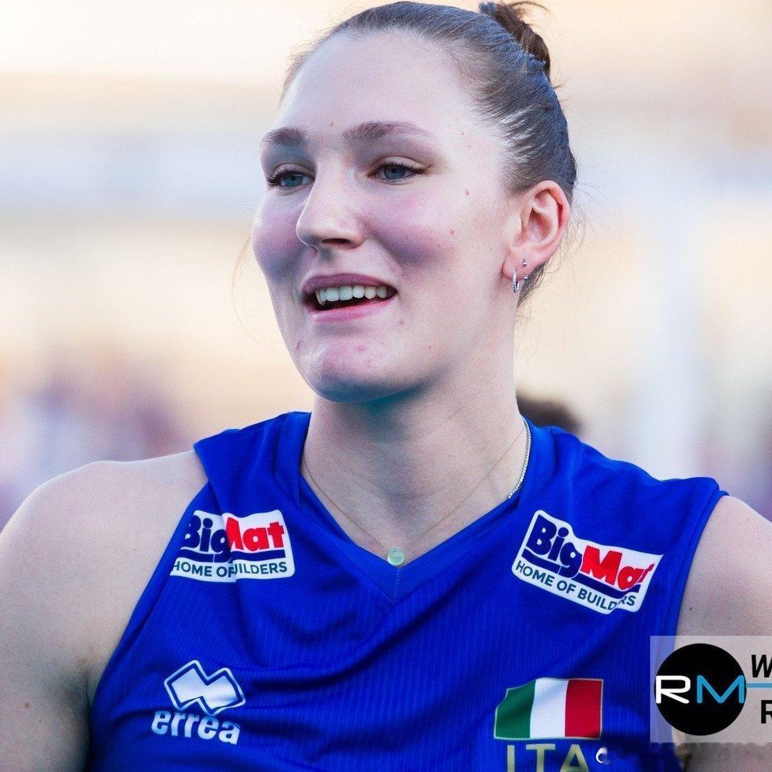 排球 🎂今天是黑豹女孩——玛丽娜.卢比安26岁的生日；按照目前的转会消息，她将